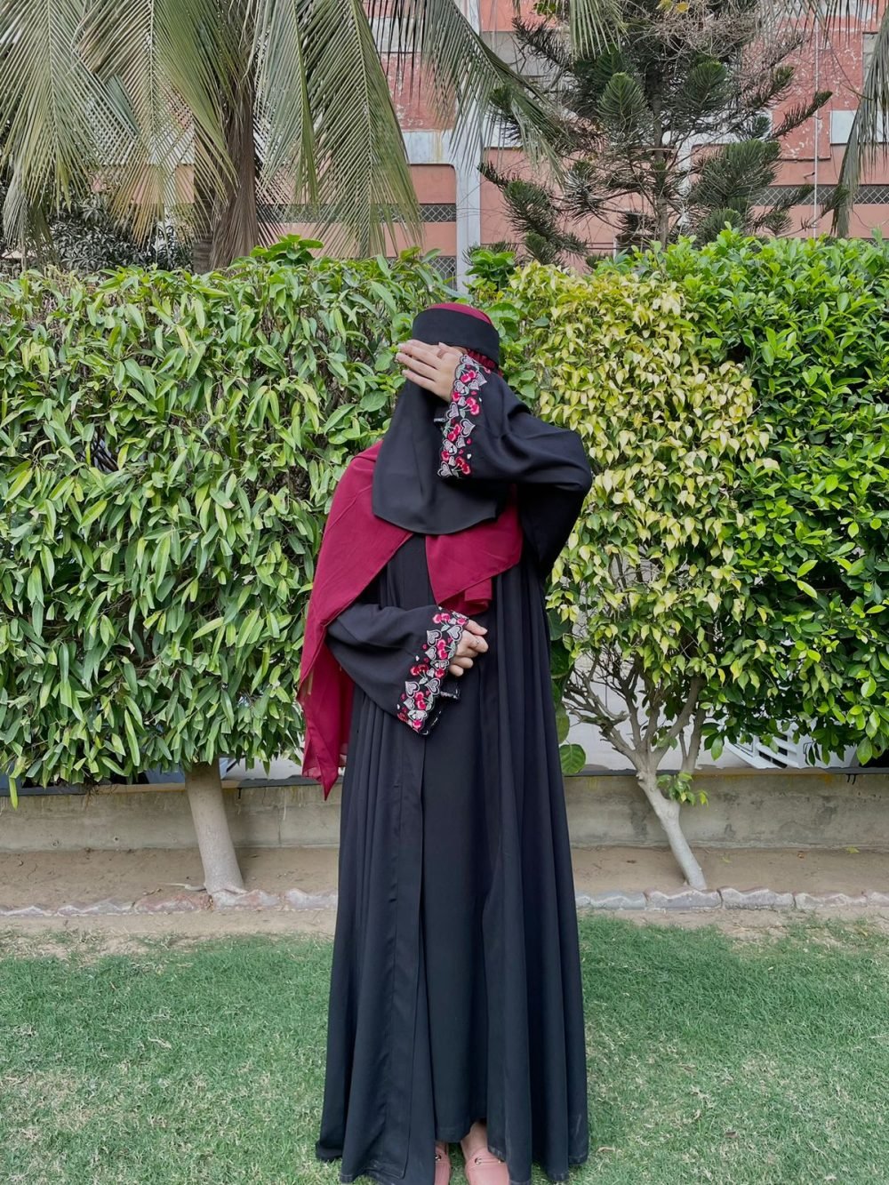 Blossomite Black Abaya