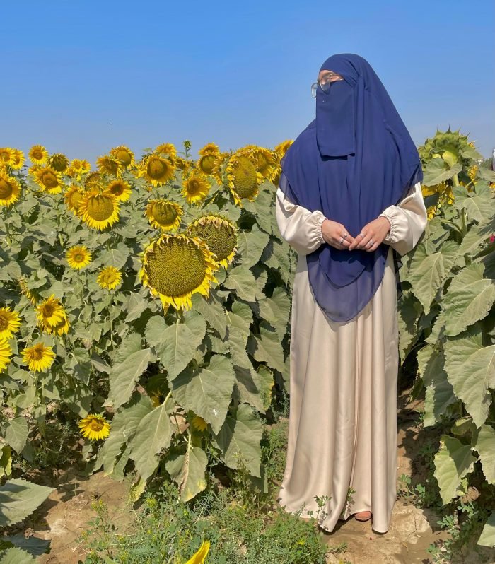Muna Khimar Abaya