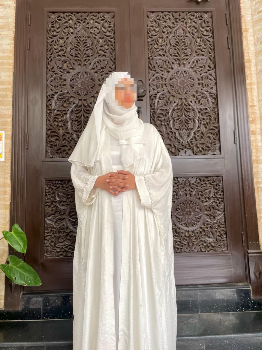 Luxurious White Abaya